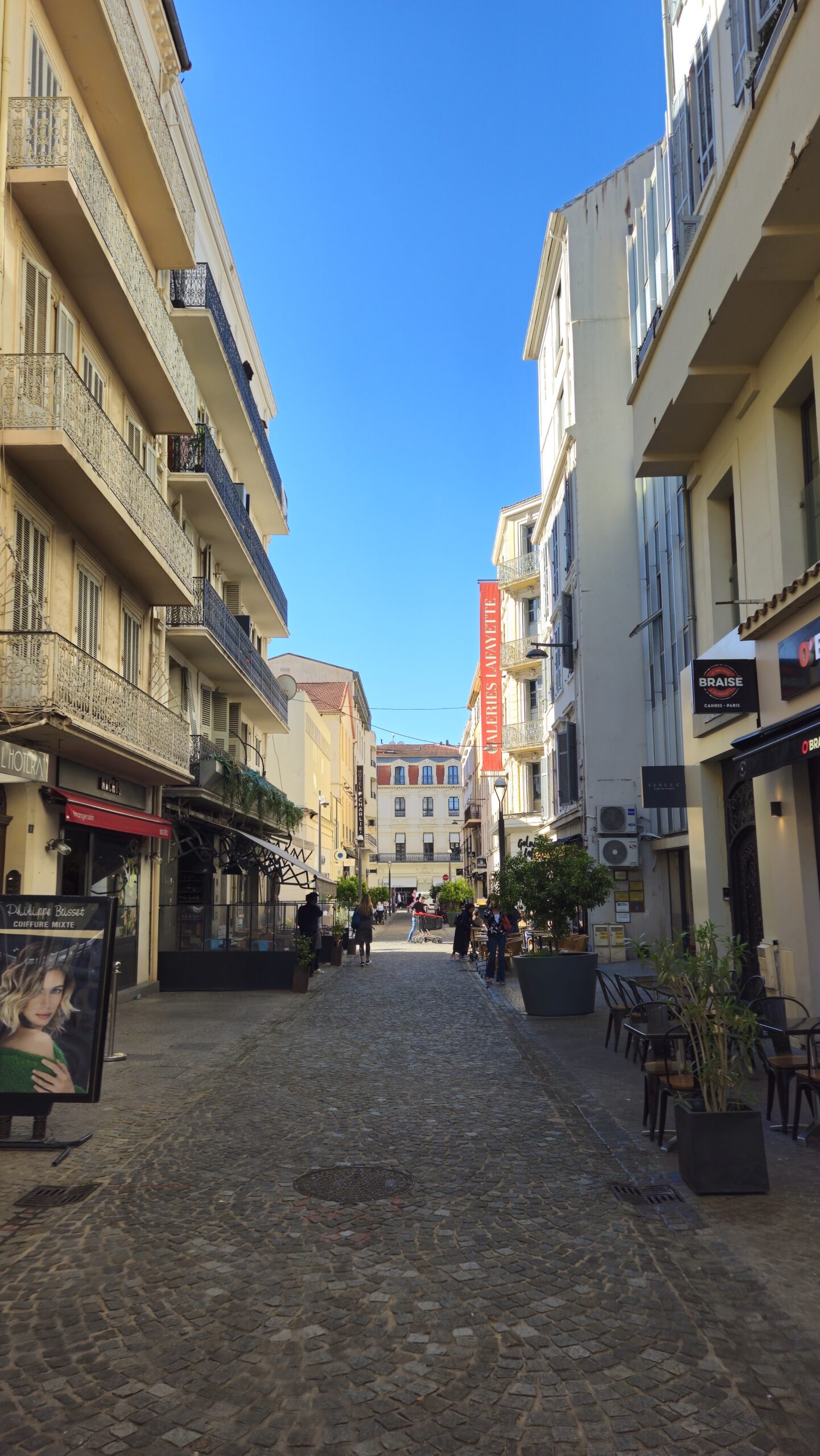 50代からの南フランス旅｜カンヌでスーツケースを預ける方法｜実際に利用してわかった注意点